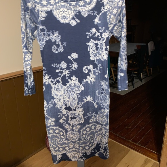 Bodycon dress from boohoo. Size 2. Freshly washed. - Picture 2 of 2